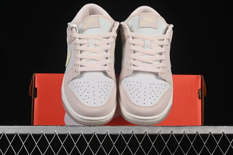 All categories Nk SB Dunk series Nk SB Dunk Low low-top sneakers Nk SB Dunk Low white light pink SB low-top casual sneakers FB7901-601